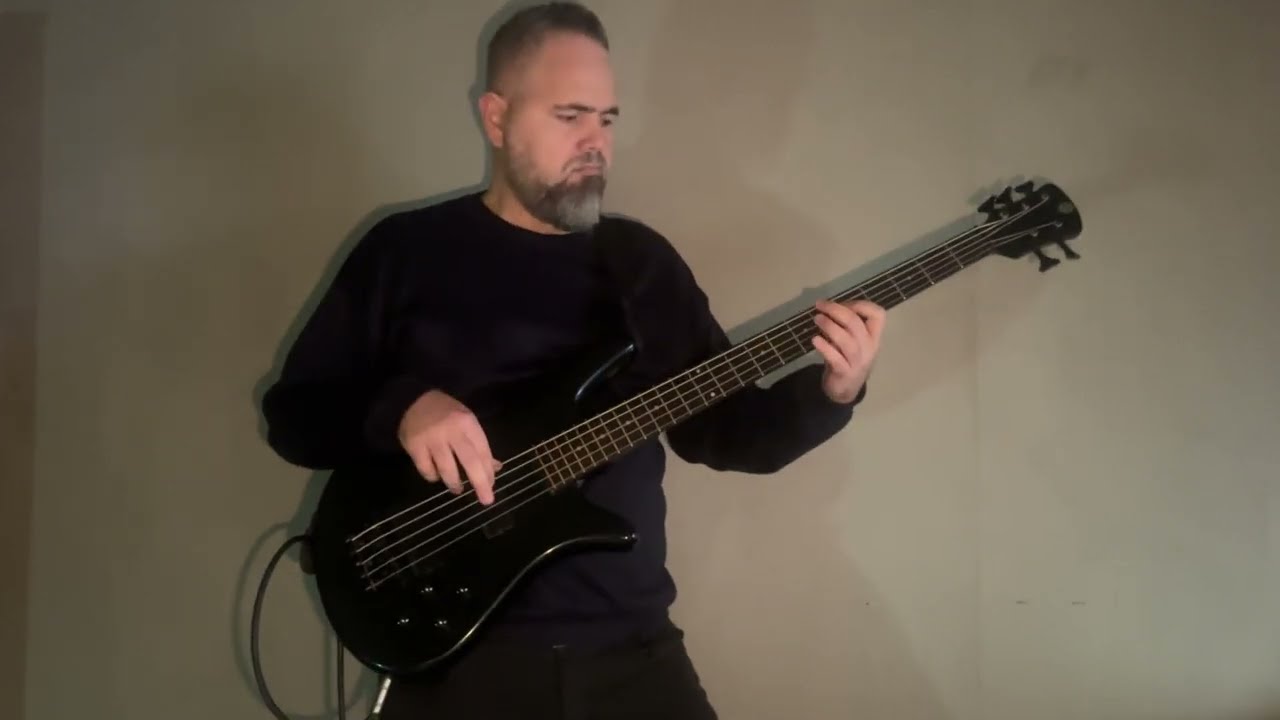 Rush - Tom Sawyer (Bass cover) by PAKI