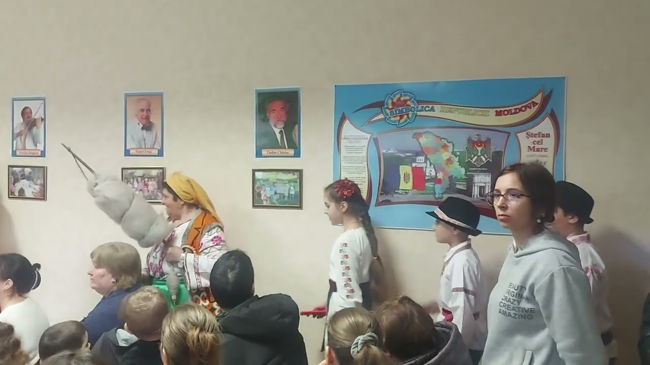 Șezătoare la grupa pregătitoare în frunte cu cea mai buna educatoare Vera Colesnic.