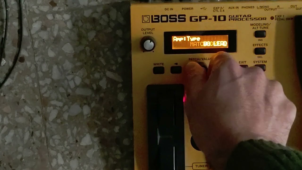 Pedalera midi Boss GP-10