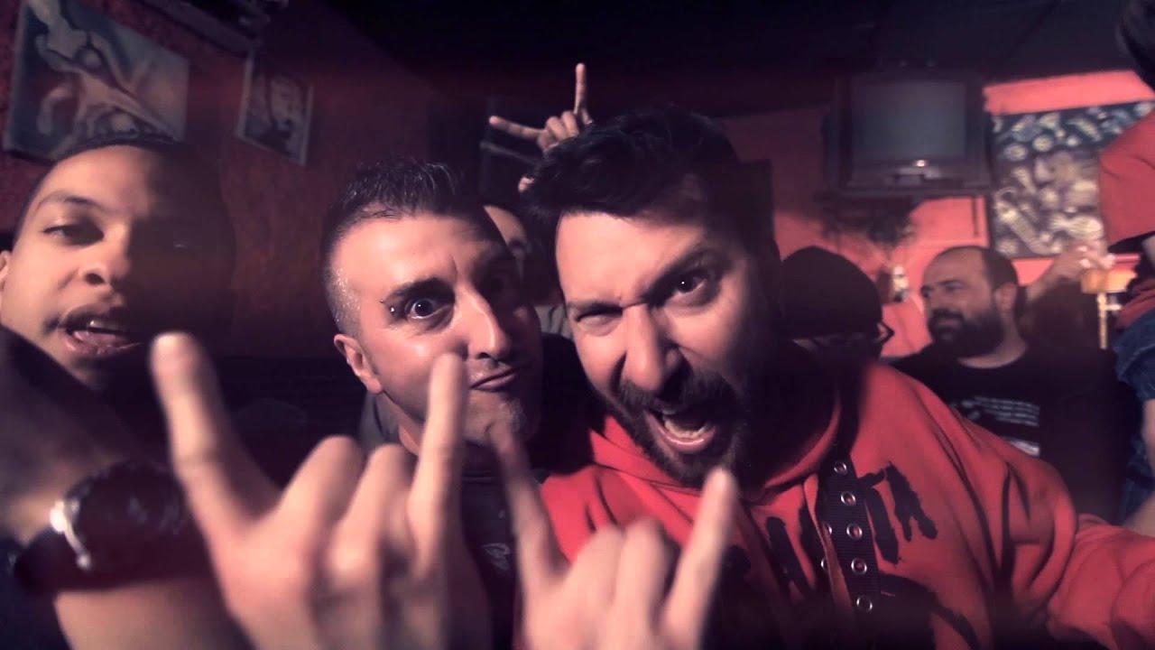 VIRALATA / E VAI UM COPO