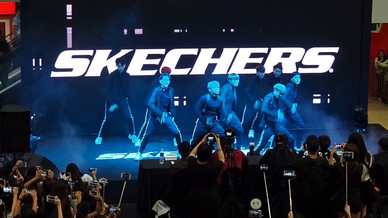 Thailand Group performing to EXO Overdose&Monster (Skechers Event in Singapore 100617)