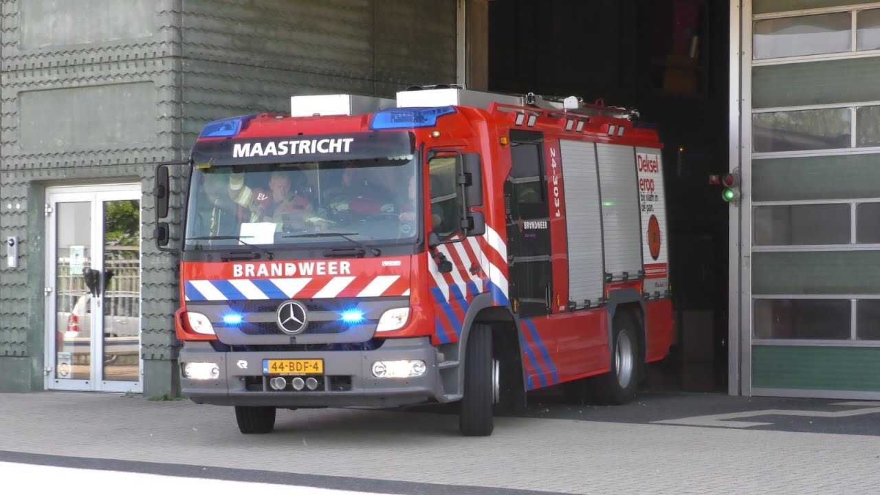 Brandweer Maastricht-Noord, TS 24-3031, met spoed naar gaslucht Meerssenerweg Maastricht