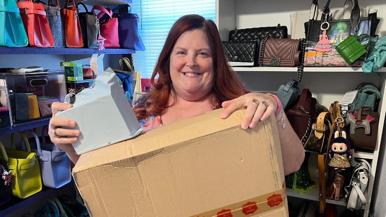 UNBOXING: She Said Yes!  A new ring and a new bag from a new brand!!