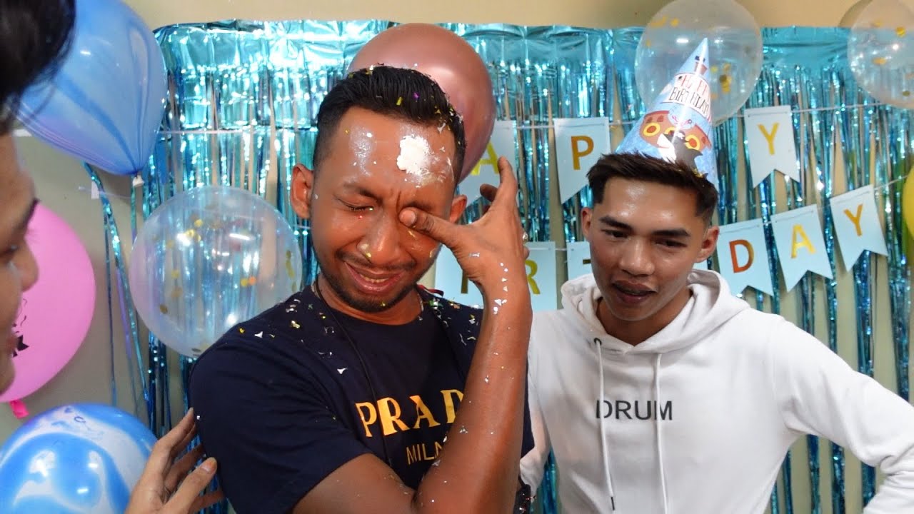 Sambut Birthday Wan Capatii !! Wan Terharu.. Menagis Teresak-Esak..