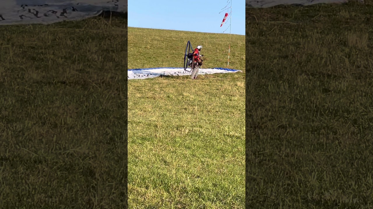 Partenza con il parapendio a motore 🪂