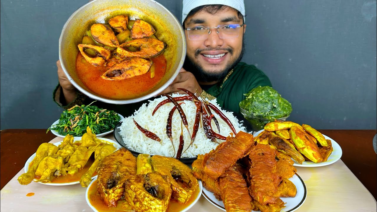 Hilsa fish curry, Deshi chicken curry, Jute leaves, crispy yam pakora with rice eating show