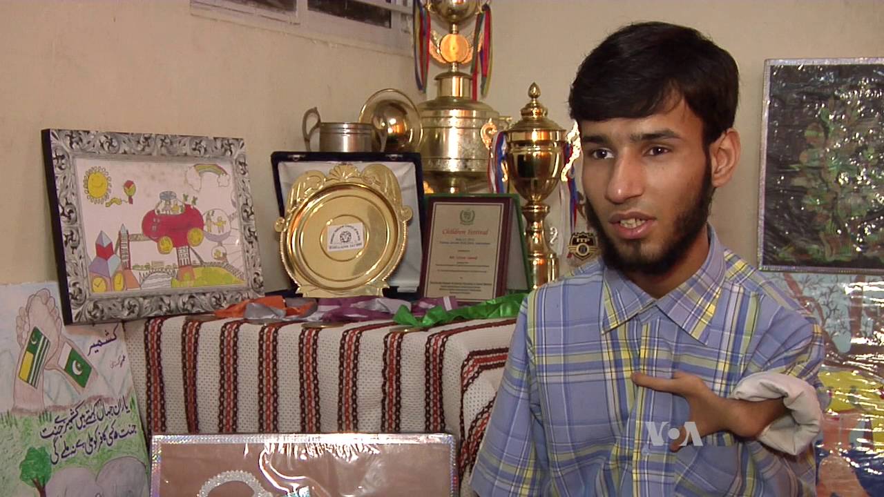 Pakistani Teenager Overcomes Disability with His Feet