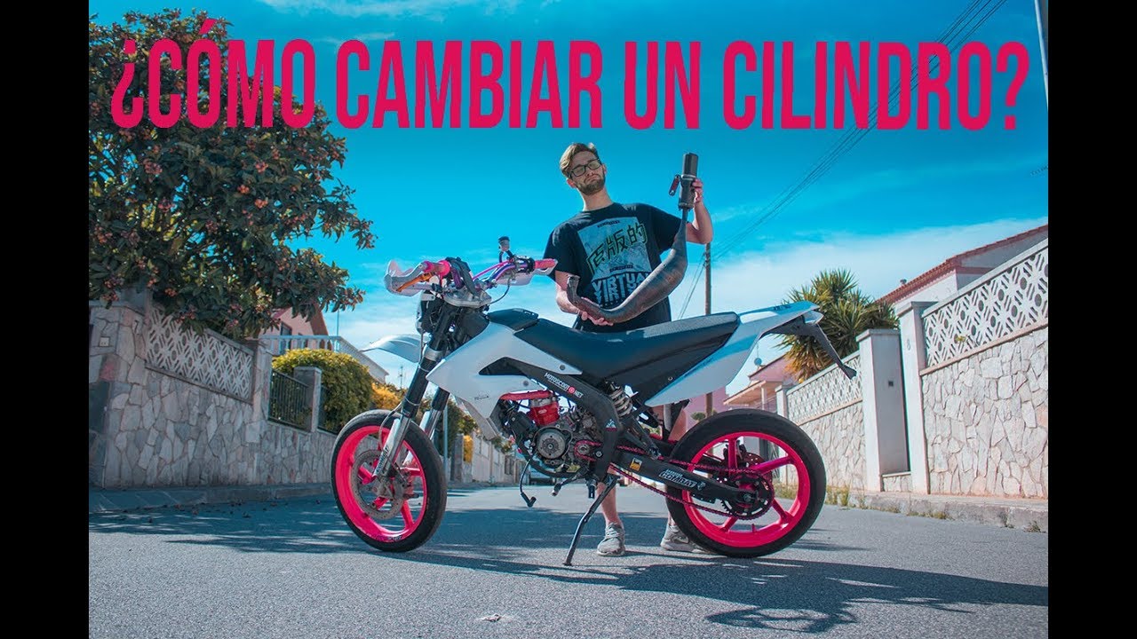 Desmontando la moto robada! | Como cambiar un cilindro 2T