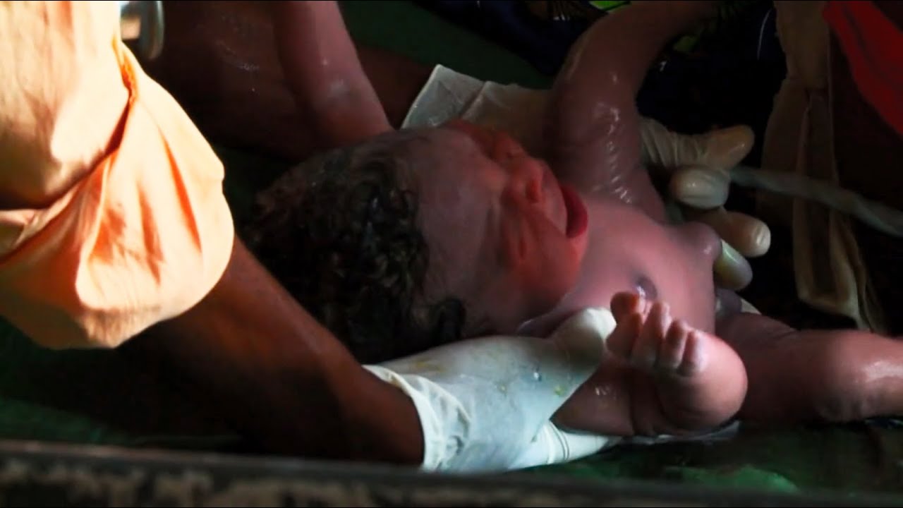 Nigerian Mother Delivers Baby Just in Time