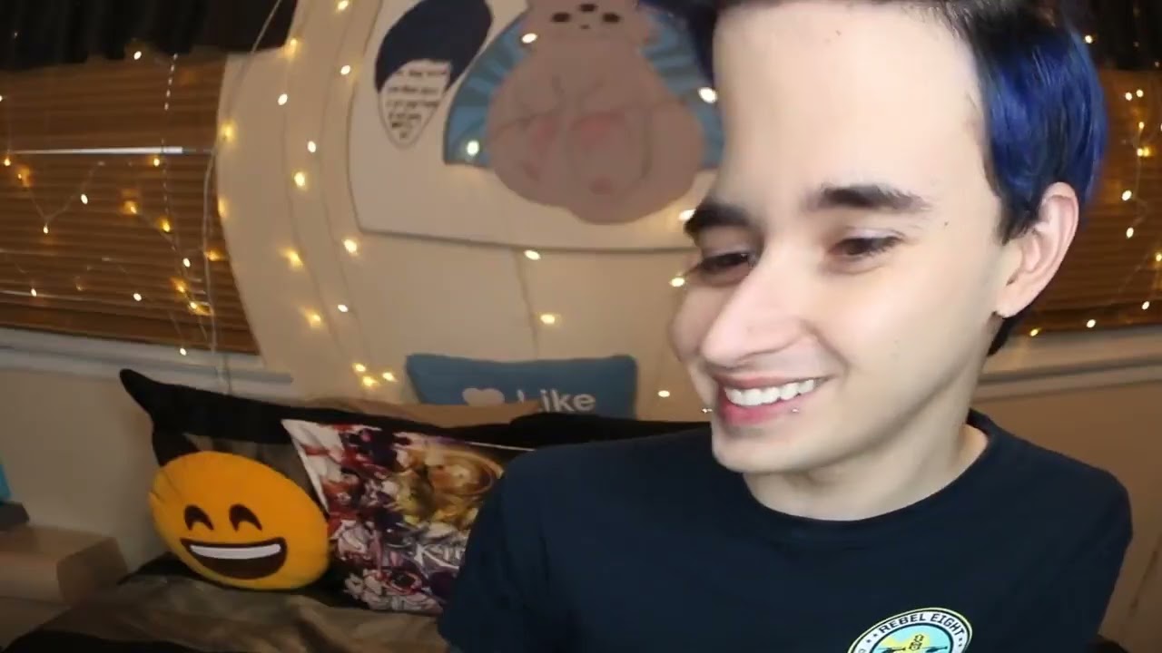 CrankThatFrank: TRY NOT TO CRINGE EMO MUSICAL.LY CHALLENGE #28