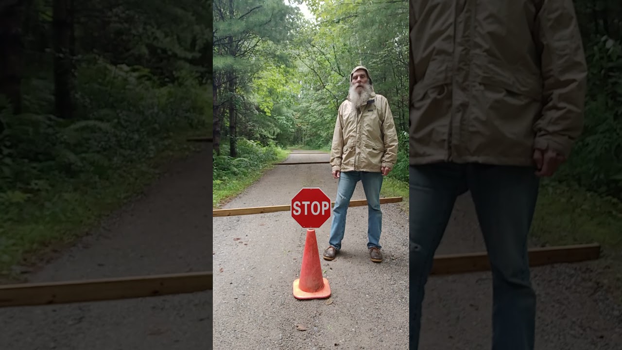Как защитить гравийную дорогу от размыва #жизньвдеревне #своимируками #загороднаяжизнь #лайфхакид...