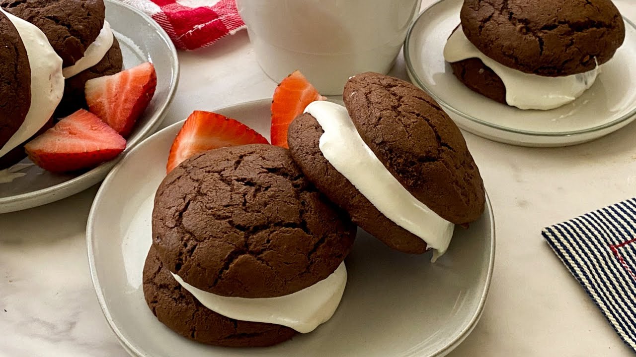 Old-Fashioned Chocolate Whoopie Pies Recipe