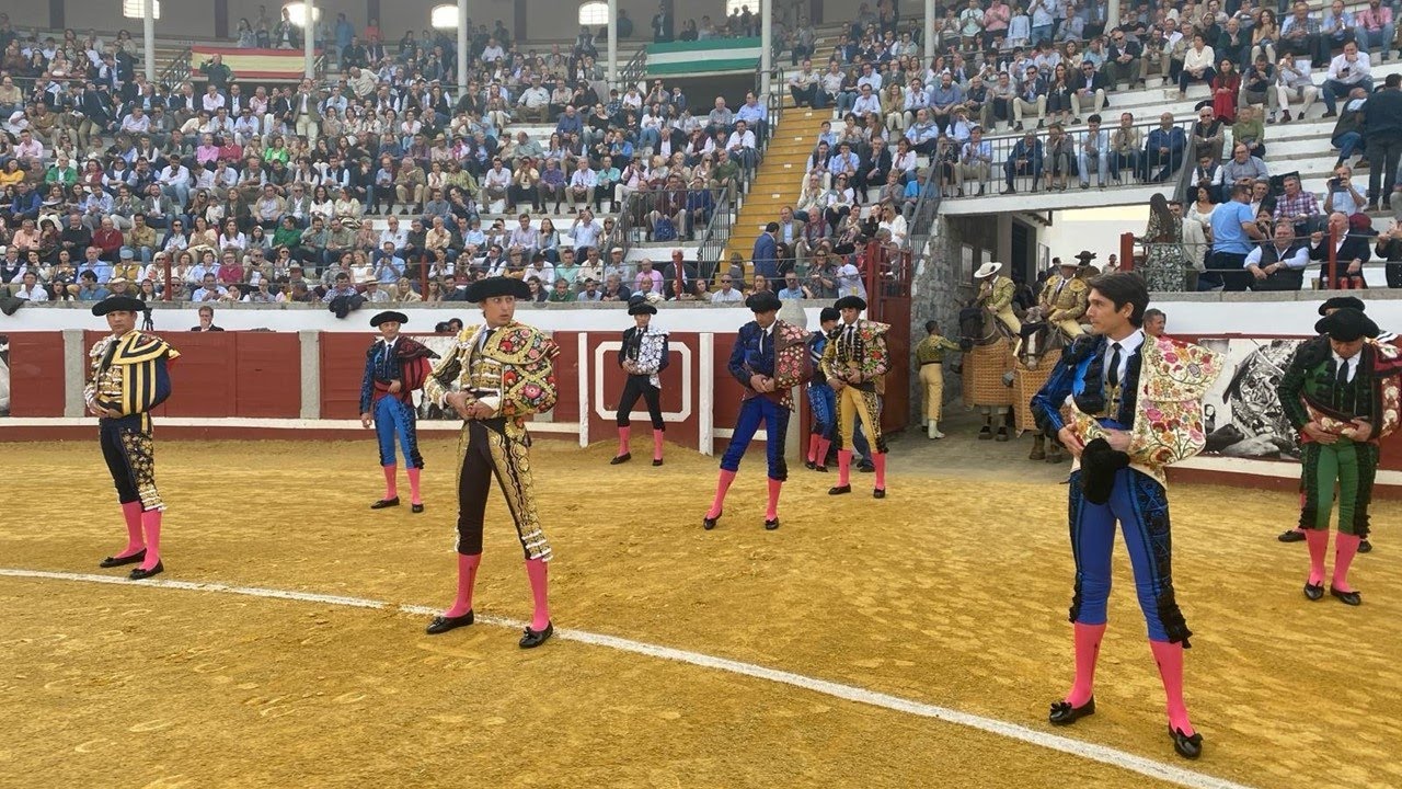 POZOBLANCO 2024 - Paseíllo de Sebastián Castella, José María Manzanares y Andrés Roca Rey - 23/03/24