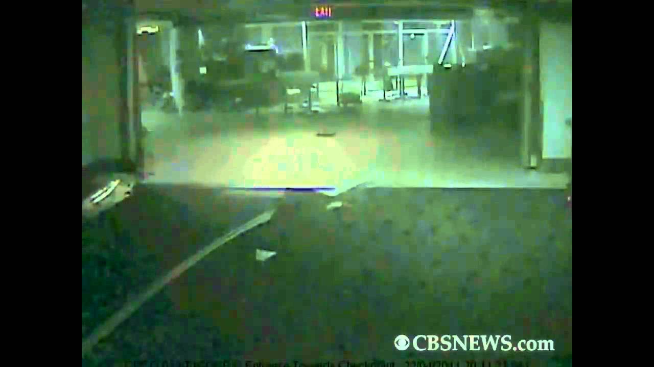 Caught on tape: Tornado strikes Mo. airport