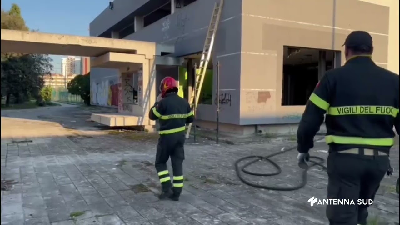 23 Marzo 2023   Taranto   Incendio nell'ex centro sportivo