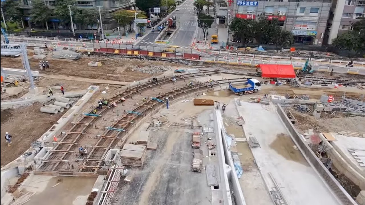 2026.03.12  淡江大橋 靜靜地 輕軌 行控中心 橋下 近距離觀察