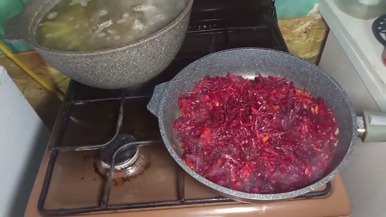 Борщ с домашней курочки.