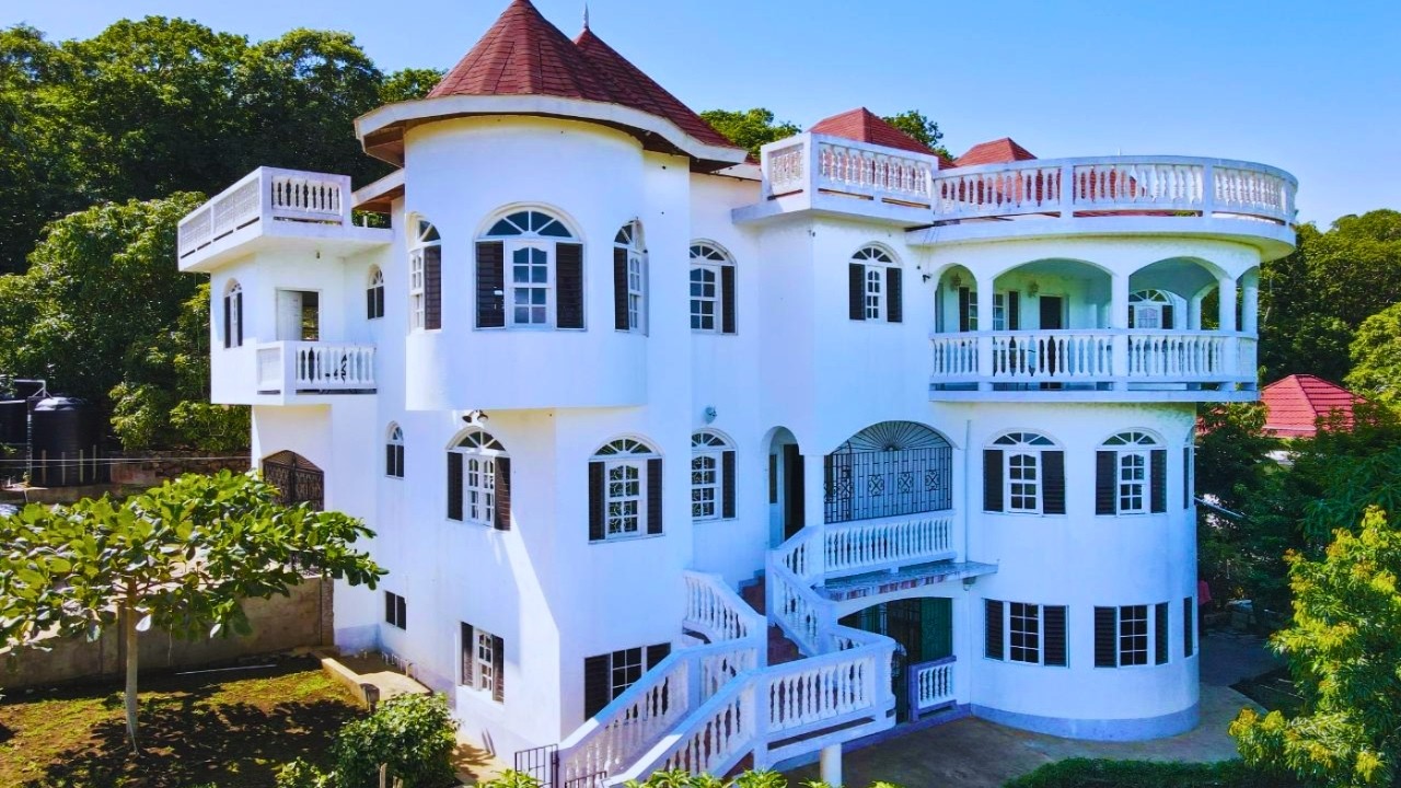 PRICE REDUCED 7 Bedroom 7 Bathroom House For Sale At Seaview Ave, Wiltshire, Trelawny, Jamaica