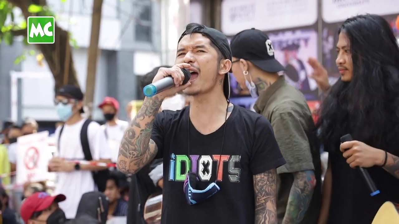 ဆန္ဒပြ ပြည်သူတွေကို သီချင်းနဲ့ ခွန်အားပေးခဲ့တဲ့ ရေမွန်၊ကျားပေါက်၊ နိုဗန်ထူး