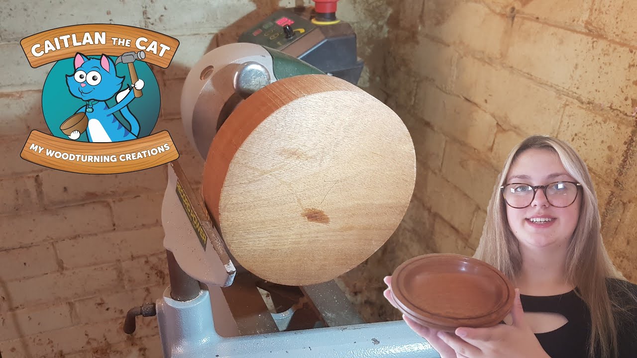 Wood Turning - Turning a bowl from a piece of Mahogany
