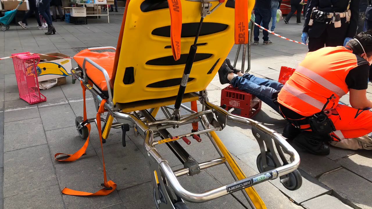 Torino - In ambulanza con i volontari del 118 (21.04.20)