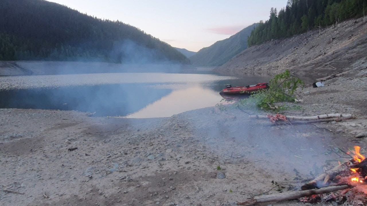 🔥 ДИКИЙ КЛЁВ ОКУНЯ. РЫБАЛКА НА САЯНО-ШУШЕНСКОМ ВОДОХРАНИЛИЩЕ. КРУГОМ МЕДВЕЖЬИ СЛЕДЫ.