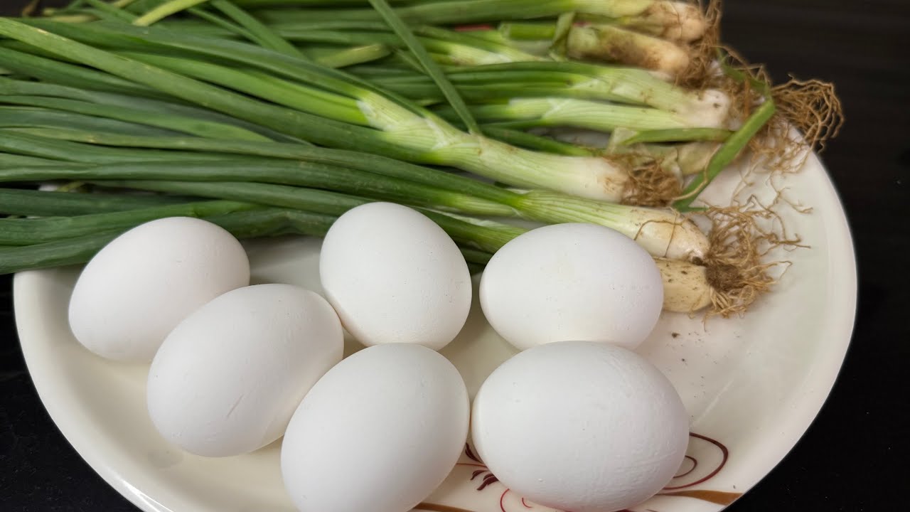 Hare Pyaz Ka Anda Fry | Hyderabadi Green Onion Egg Recipe