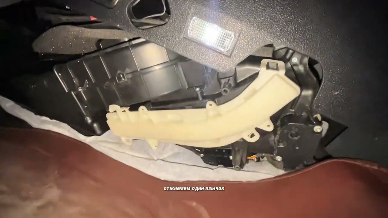 Audi Q5 Replace Cabin Air Filter(2021 - 2024)