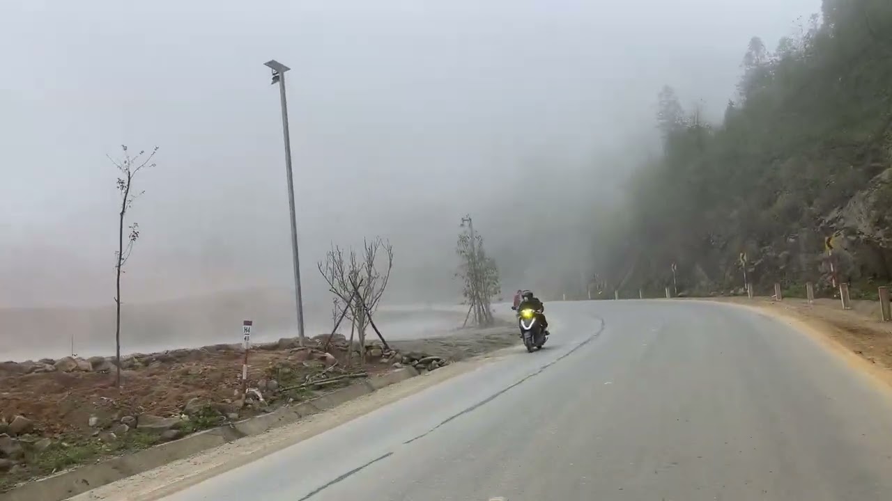 Đường tránh thị xã Sapa hướng đi Tả Phìn cực đẹp cho phượt thủ