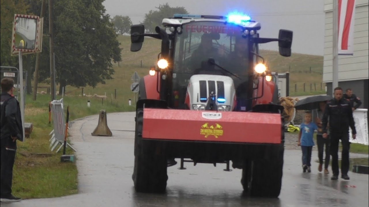 Steyr Traktor BTF CnH St.Valentin + LFA-L Feuerwehr Reichenau