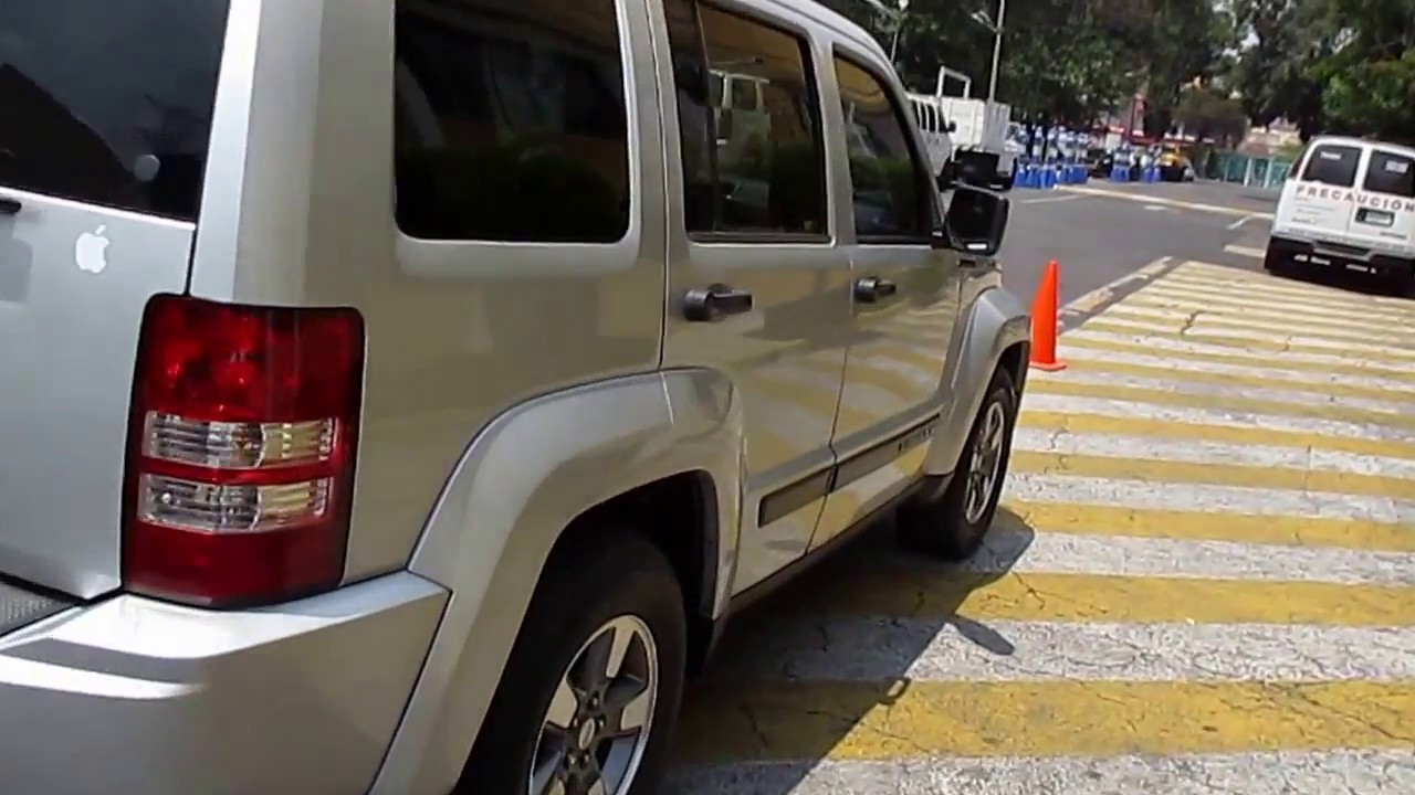 JEEP LIBERTY SPORT 4X2 MODELO 2009