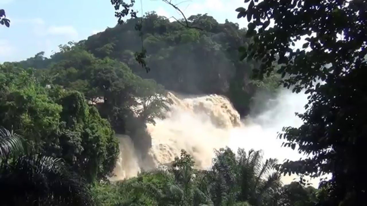 Zongo Waterfall. Wasserfall. Krioklys. Chute d'eau