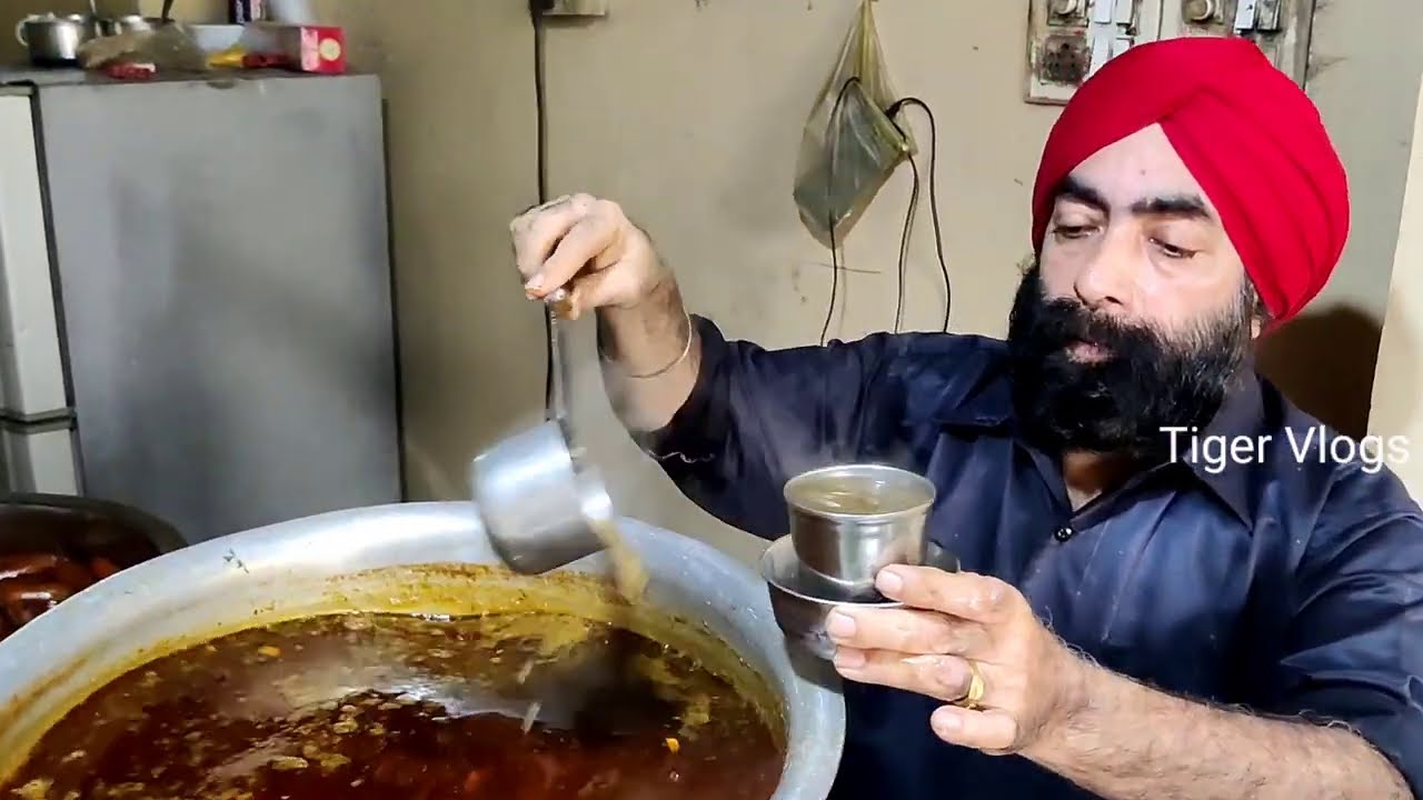 Since 1964 Manjeet Ke Chole Bathure | Indian Street Food