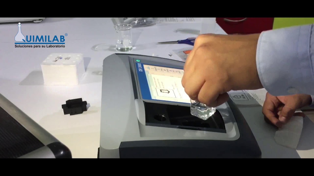 Espectrofotómetro DR3900 Midiendo Cloro.