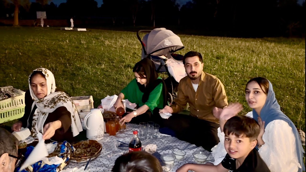 افطاری امروز با جمع فامیل و‌مهمان ها رفتیم به پارک❤️🤲🏻😋