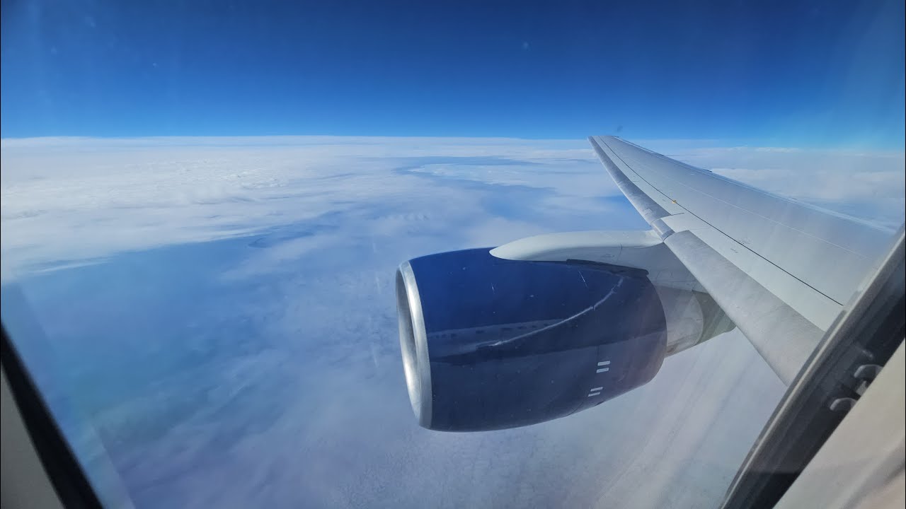 Delta Boeing 757-200 landing in windy Miami