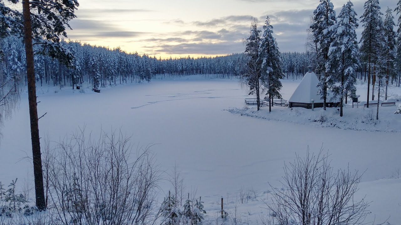 Pilkkimistä ja lumikenkäilyä Rokualla