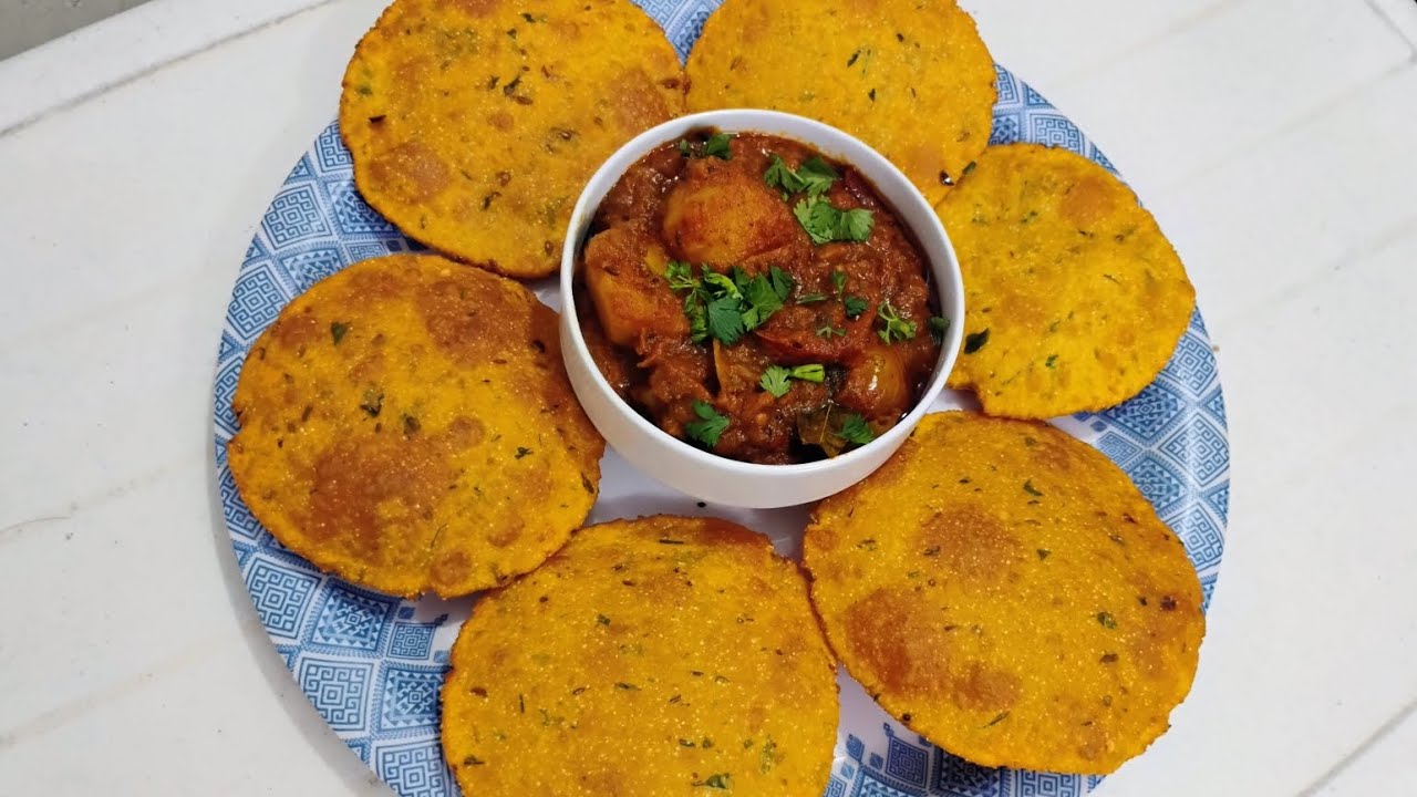 Masala aalu with masala puri , try this delicious combo!