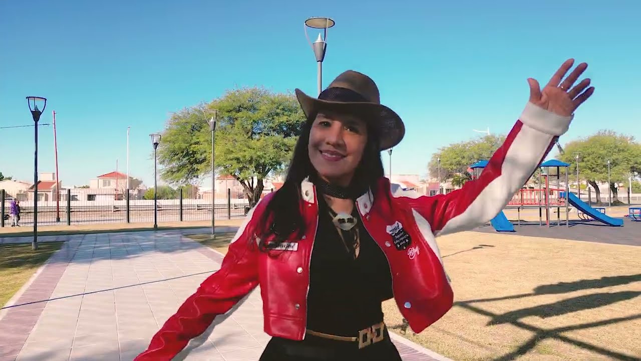 Nina Abregu -  Mejor Sola Que mal Acompañada- video Oficial