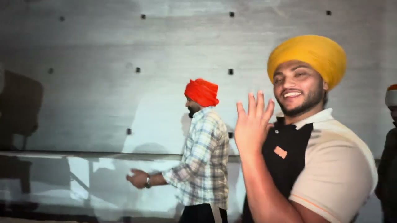 Vaapsi Shri anadpur Sahib ￼to ghr nu 🙏full lagi mefl 😂