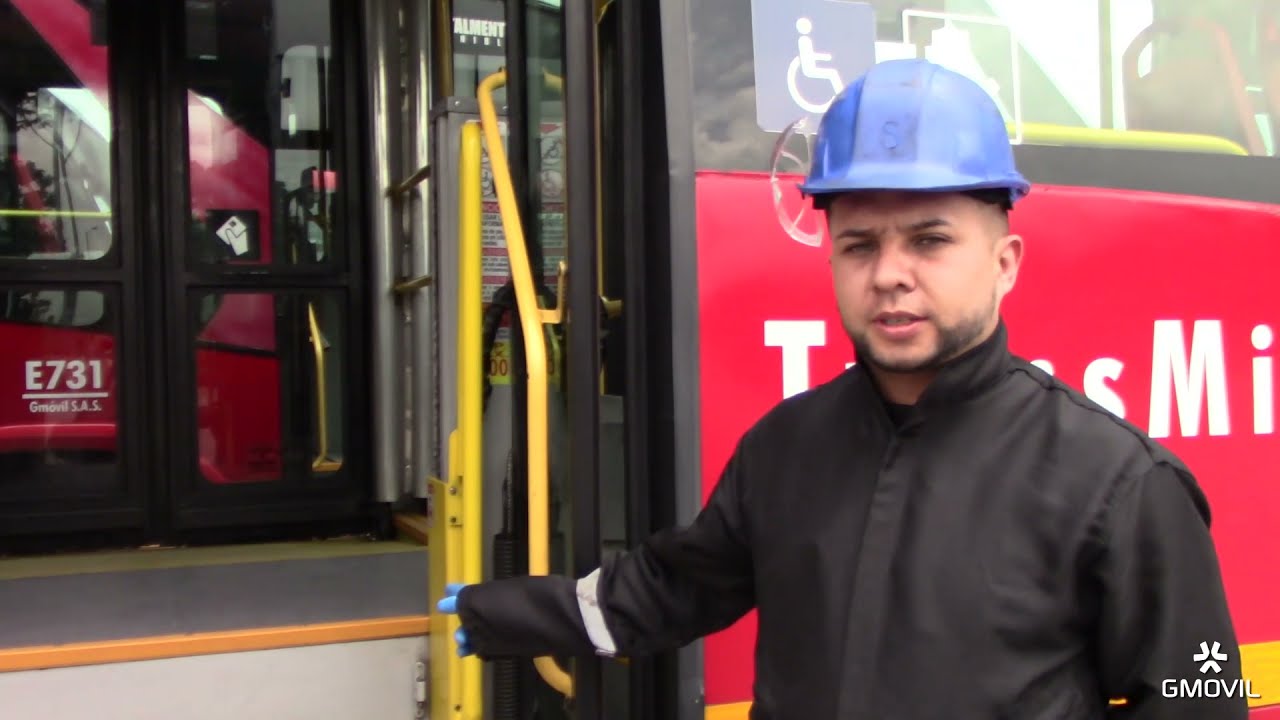 Plataforma para personas en condición de discapacidad Bus Hibrido Dual