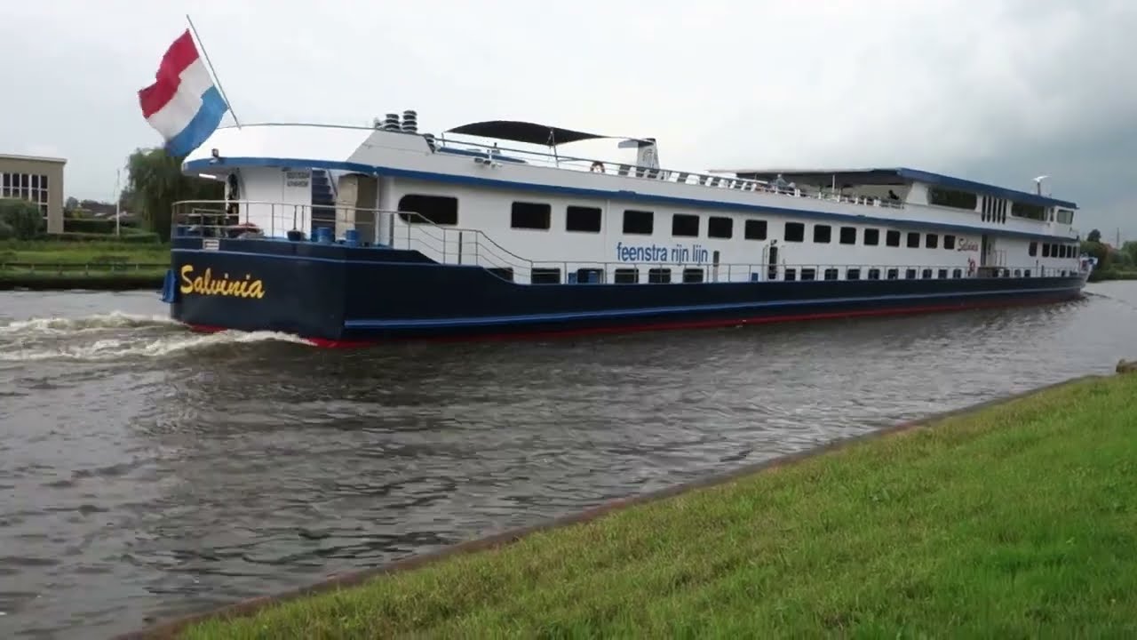 Cruiseschip SALVINIA eindelijk weer in Friesland