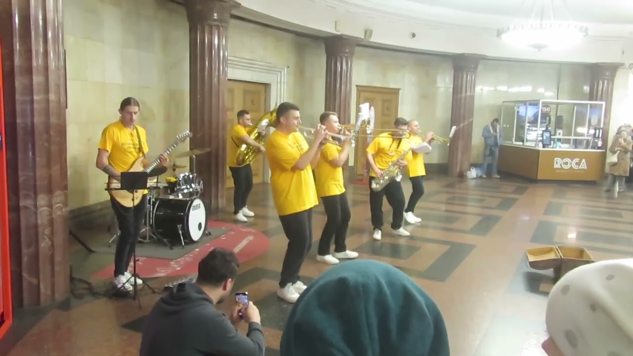 ロシア：メトロライブ：パベルスカヤ