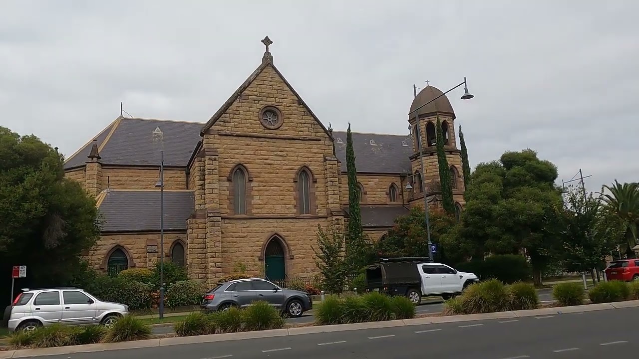 Walking Around Albury City Centre, Albury, NSW, Australia