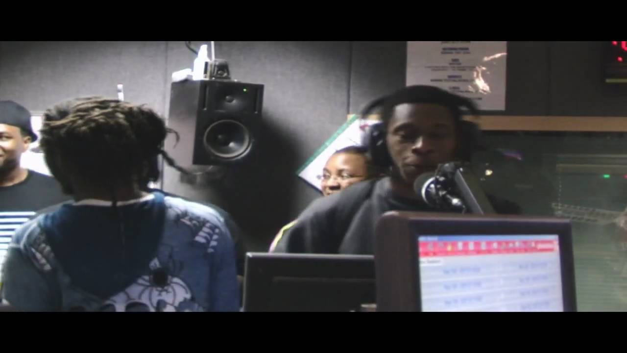 P Money, Blacks, Little Dee & guests on the Logan Sama show: 07/09/09 Part 1/3 (HD)