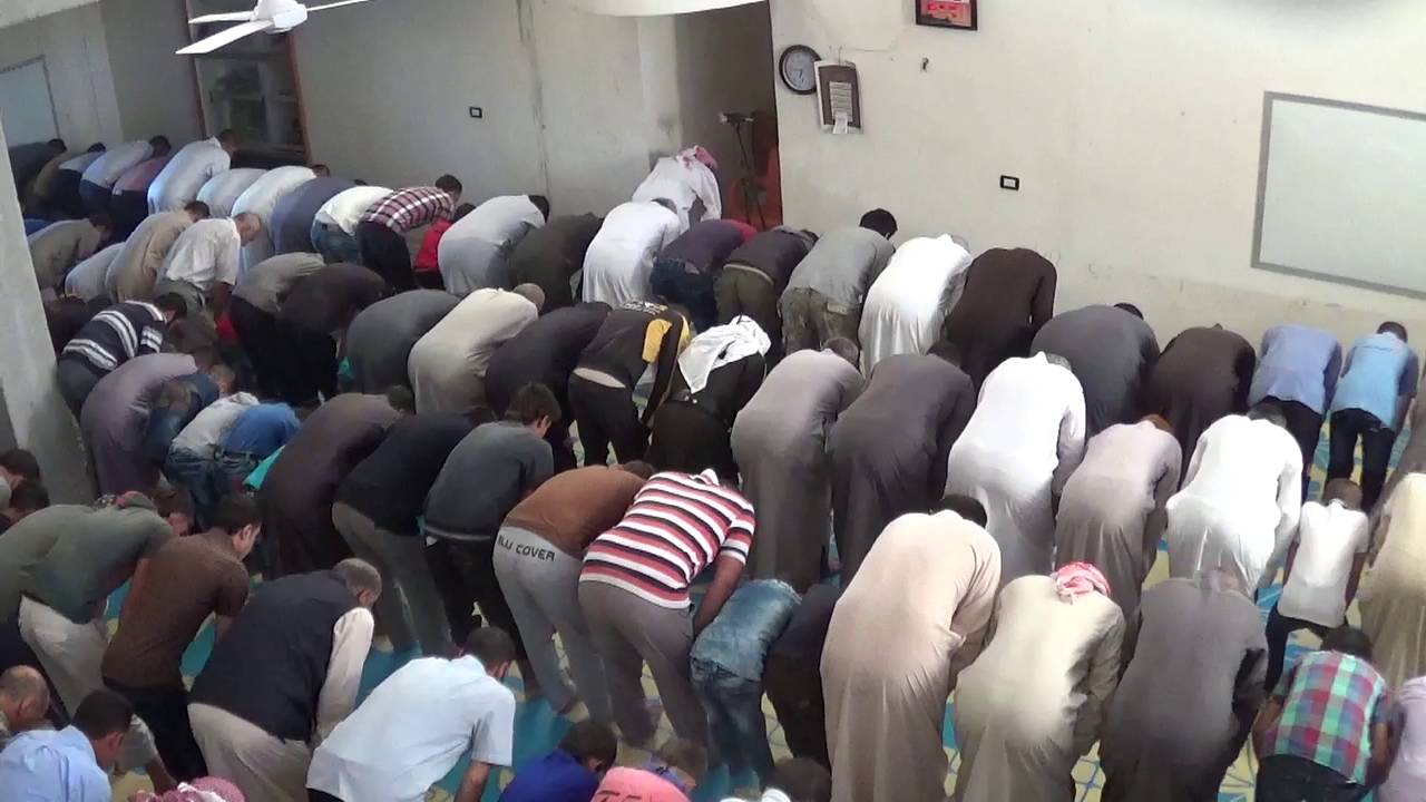 ريف إدلب الشمالي قرية كفردريان صلاة عيد الأضحى المبارك 12 9 2016