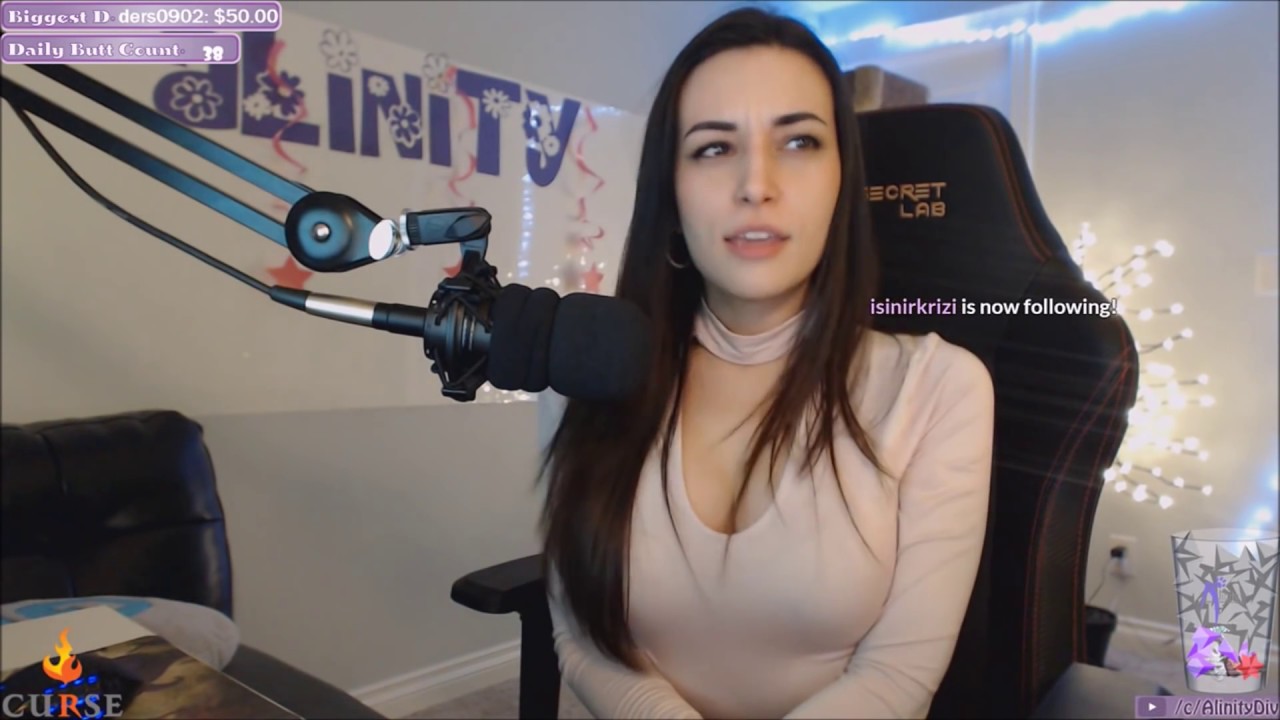Girl Streamers - Highlights #1 ( Hot, funny and awkward moments)