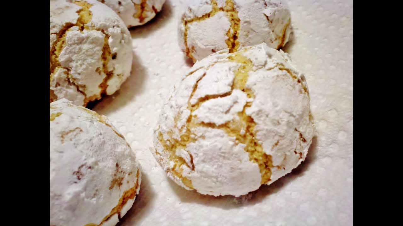 Moroccan Almond Cookies - Ghriyba
