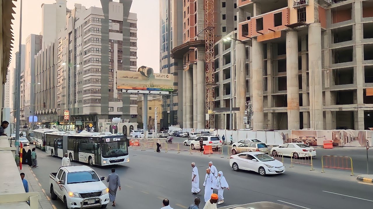جولة في شارع أم القرى وطريق إلى المسجد الحرام وشوفوا أجواء خيالية في ساحات الحرم المكي الشريف