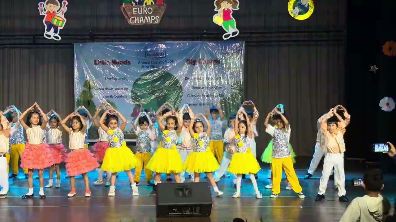 School Annual Fance performance by Aayra and all senior KG students #annualday 